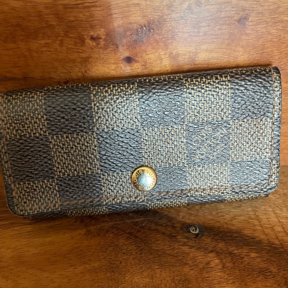 DAMIER EBENE 4 KEY CLEs